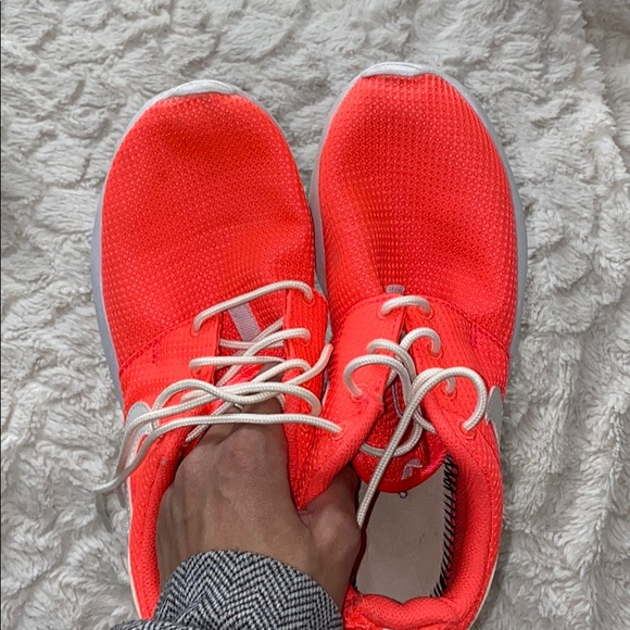 Nike Roshe runs - Picture 2 of 8